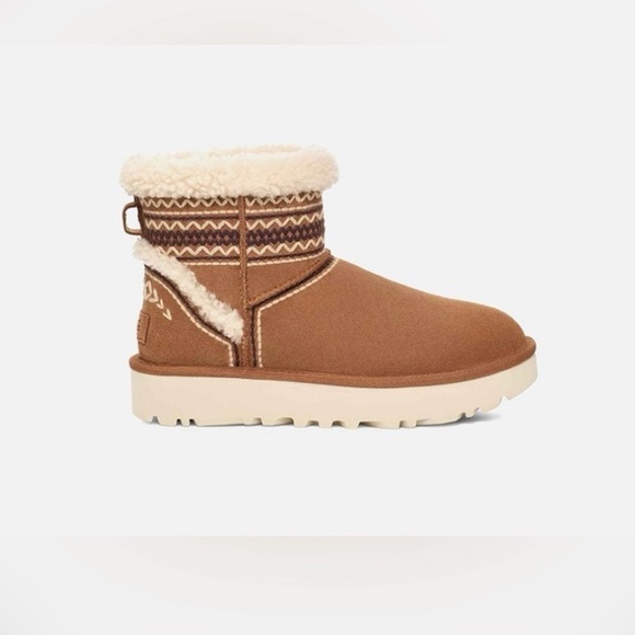 ▪️NIB UGG Classic Mini Atherson Women´s Boots in...
